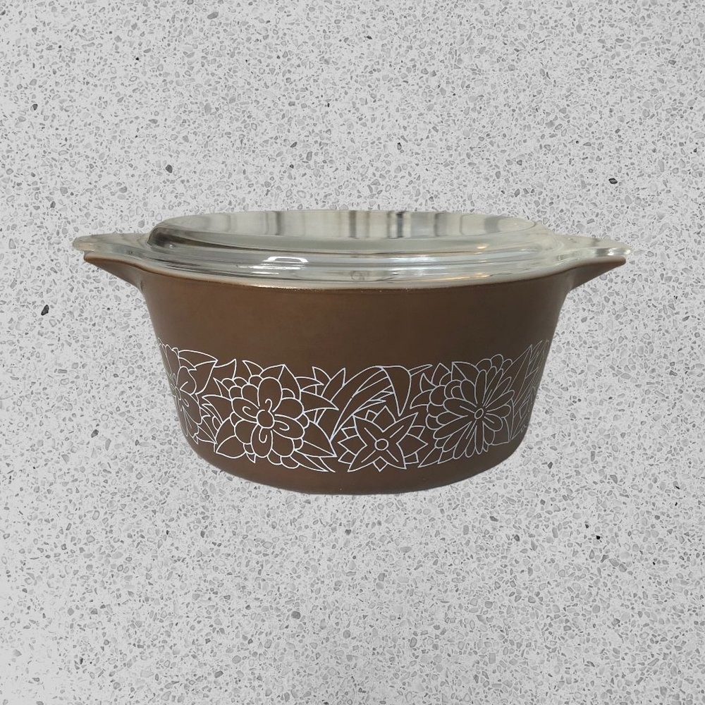 Pyrex Woodland Brown Flowers Round 474-B 1.5 Quart Casserole Dish